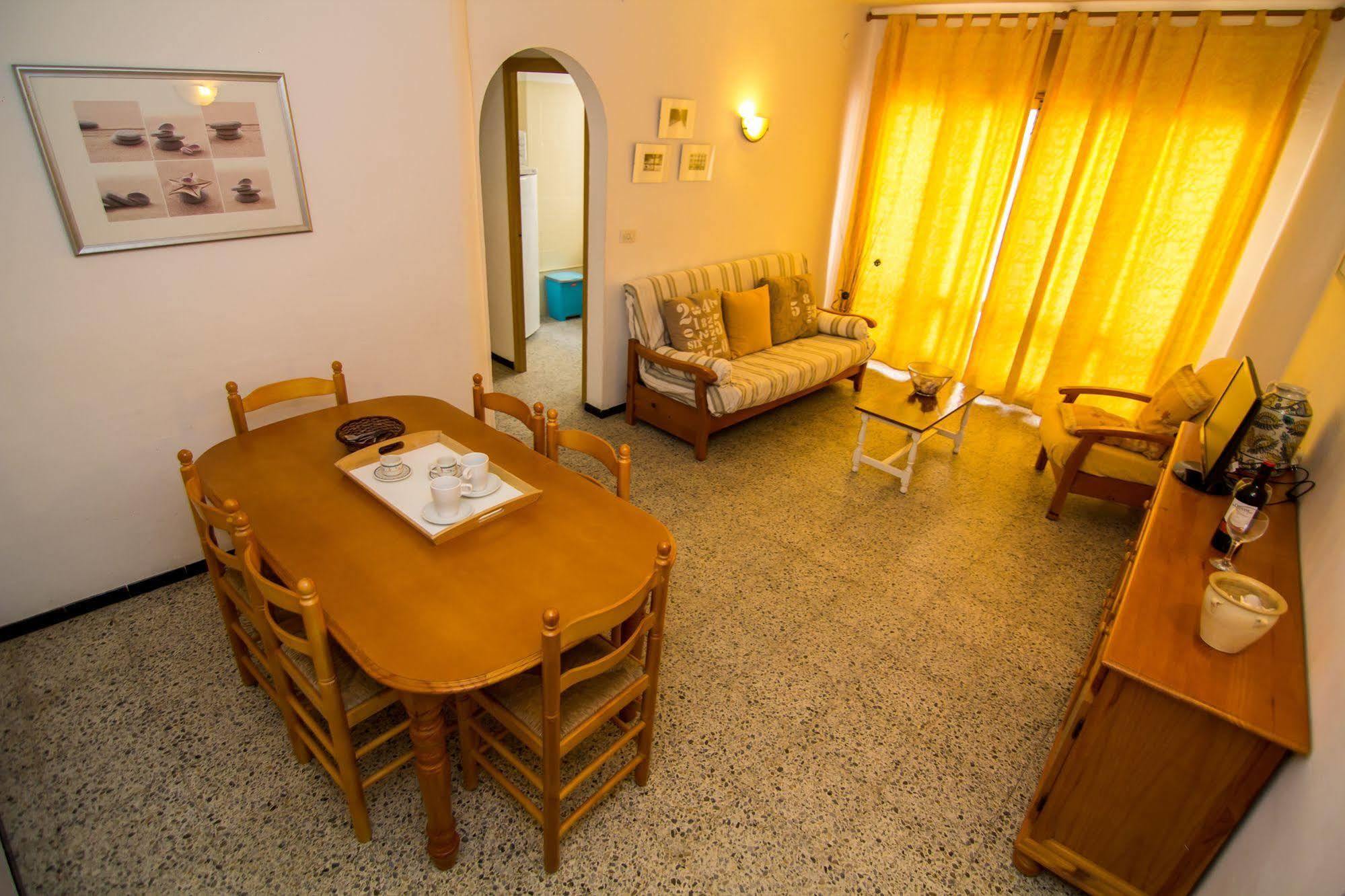 Agi Sant Isidre Apartment Roses